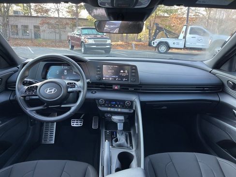 Certified 2025 Hyundai Elantra Sport image 8