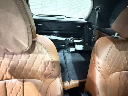 Used 2021 BMW X7 M50i w/ Dynamic Handling Package image 19