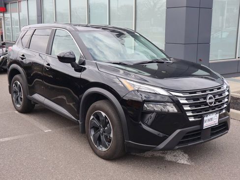 Certified 2025 Nissan Rogue SV AWD/4WD image 3