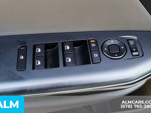 Used 2025 Kia K4 LXS image 38