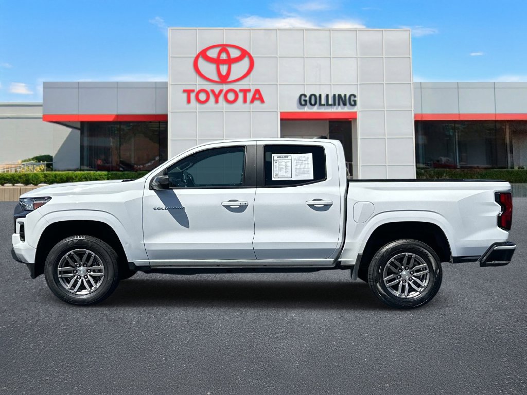 Used 2023 Chevrolet Colorado LT RWD image 2