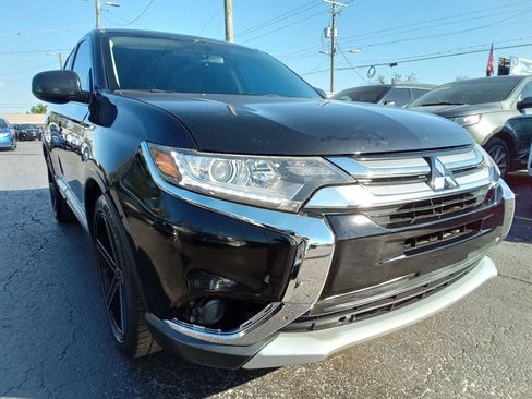 Used 2018 Mitsubishi Outlander ES image 4