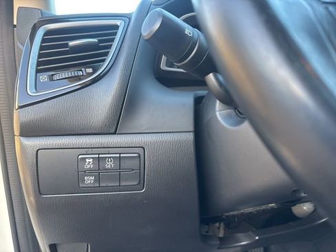 Used 2015 MAZDA MAZDA3 i Grand Touring image 29