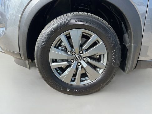 Used 2025 Nissan Pathfinder S image 31