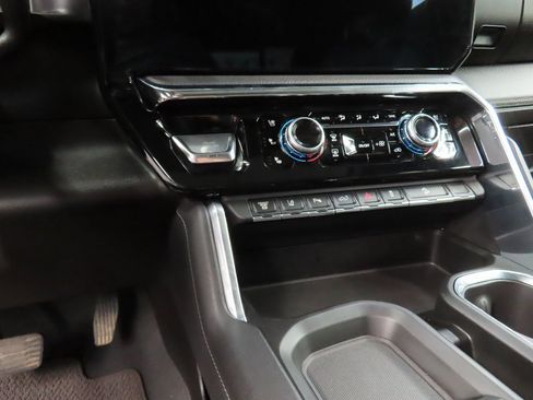 Used 2024 GMC Sierra 3500 Denali w/ Denali Reserve Package image 69