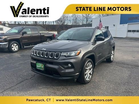 Used 2022 Jeep Compass Latitude w/ Sun and Sound Group image 1