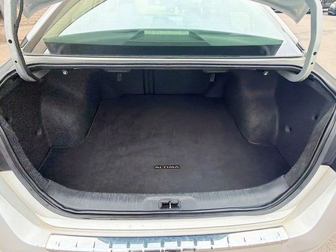 Used 2022 Nissan Altima 2.5 SR FWD image 12