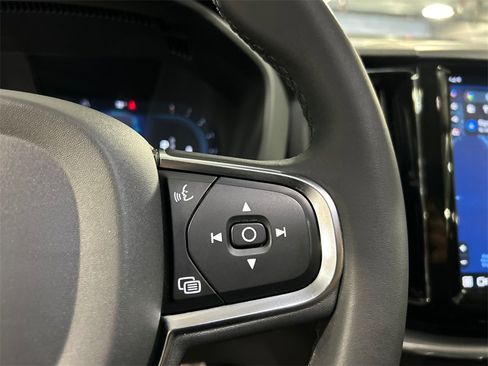 Certified 2024 Volvo XC60 B5 Core image 14