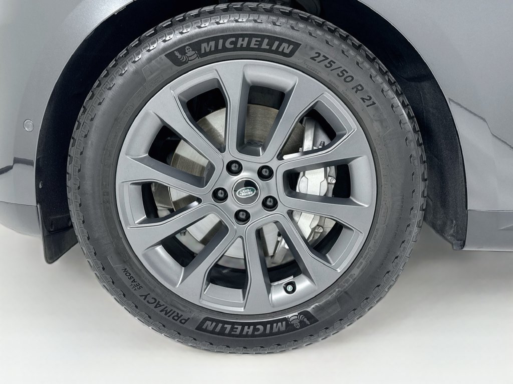 Used 2024 Land Rover Range Rover Sport SE AWD/4WD image 32
