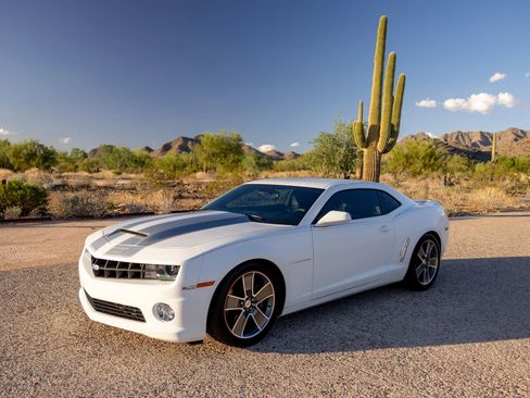 Used 2010 Chevrolet Camaro SS w/ RS Package image 25