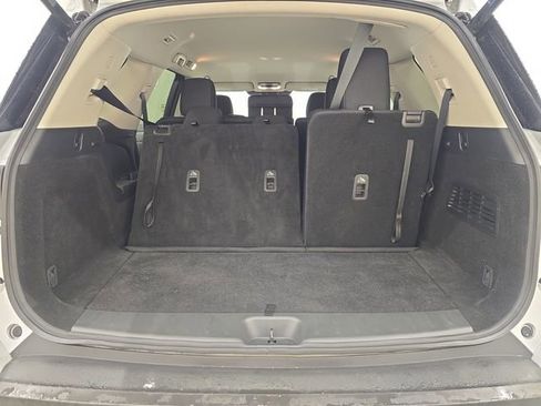 Used 2025 Nissan Pathfinder SV FWD image 16