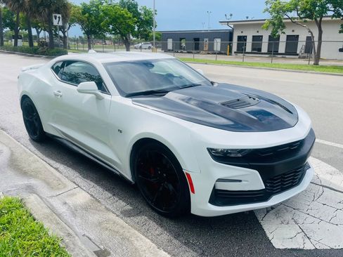 Used 2023 Chevrolet Camaro SS RWD image 7