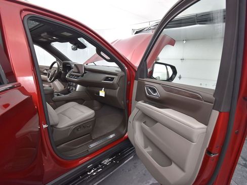 Used 2023 Chevrolet Tahoe LT w/ LT Signature Package image 13