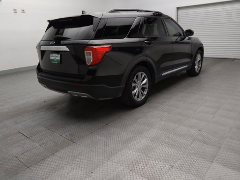 Used 2021 Ford Explorer XLT w/ Equipment Group 202A RWD image 9