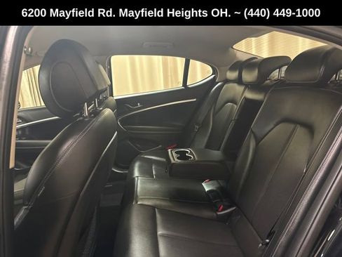 Used 2025 Genesis G70 2.5T image 30