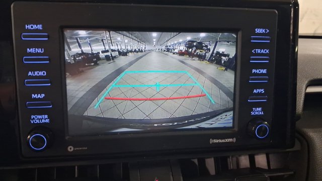 Used 2020 Toyota RAV4 XLE w/ Convenience Package FWD image 29