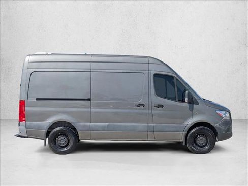 Used 2020 Mercedes-Benz Sprinter 2500 image 4
