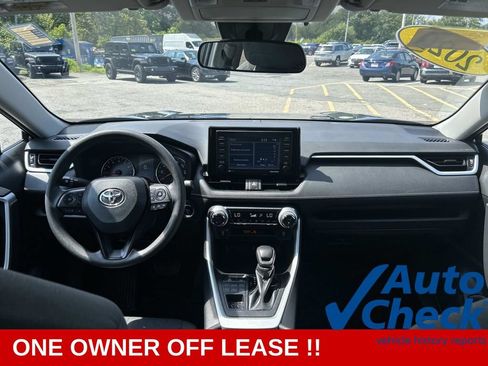 Used 2022 Toyota RAV4 XLE AWD/4WD image 21