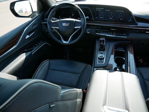 Used 2023 Cadillac Escalade ESV Premium Luxury w/ LPO, Floor Liner Package AWD/4WD image 7