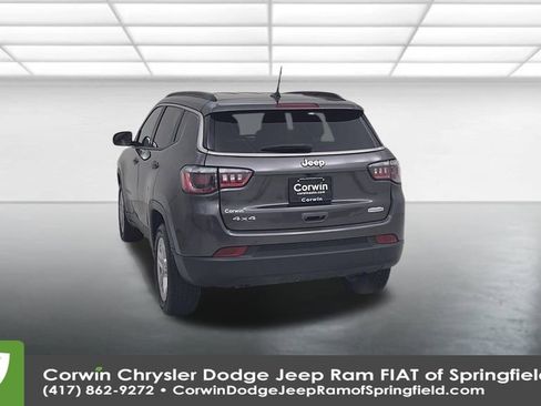 Certified 2024 Jeep Compass Latitude image 12