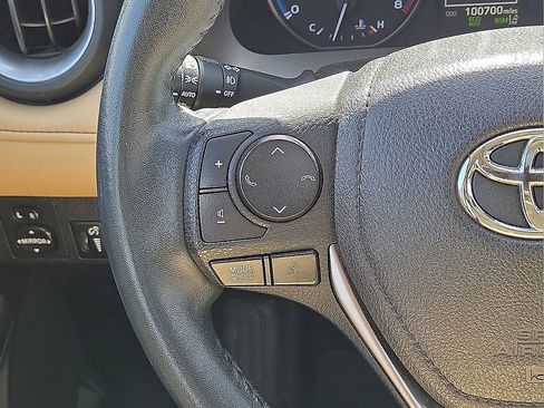 Used 2017 Toyota RAV4 XLE image 18