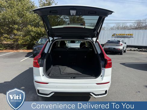 Certified 2025 Volvo XC60 B5 Core image 23