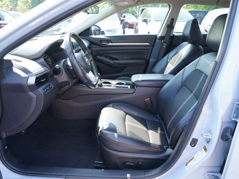 Used 2024 Nissan Altima 2.5 SR FWD image 4