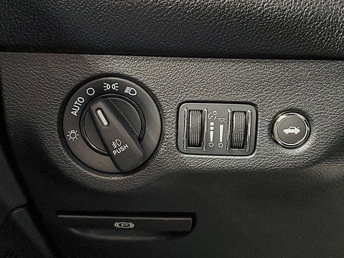 Used 2016 Dodge Challenger R/T Scat Pack w/ Leather Interior Group image 27