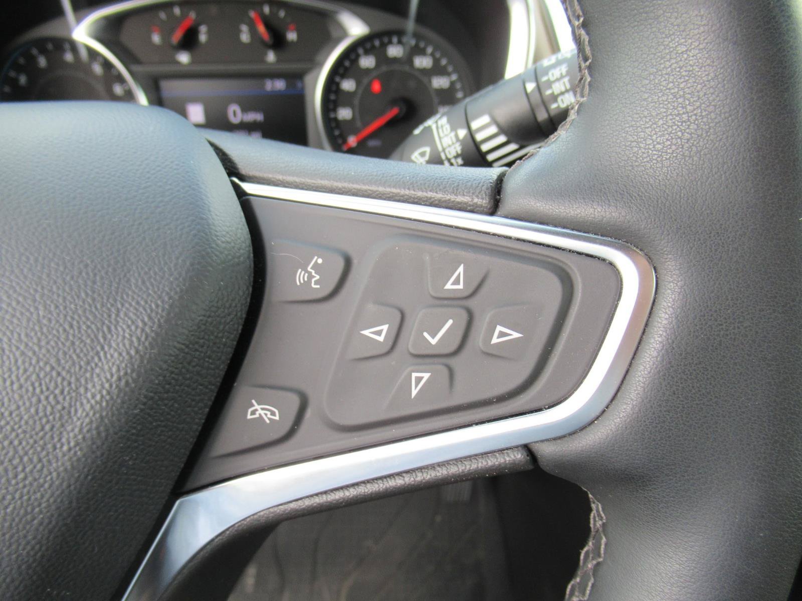 Used 2024 Chevrolet Equinox Premier FWD image 24