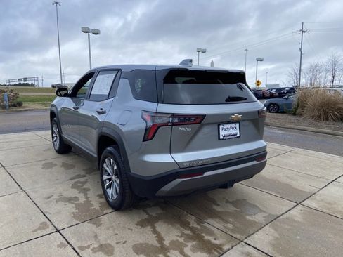 Used 2025 Chevrolet Equinox LT image 8