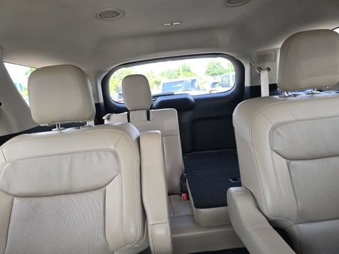 Used 2020 Ford Explorer Limited RWD image 16