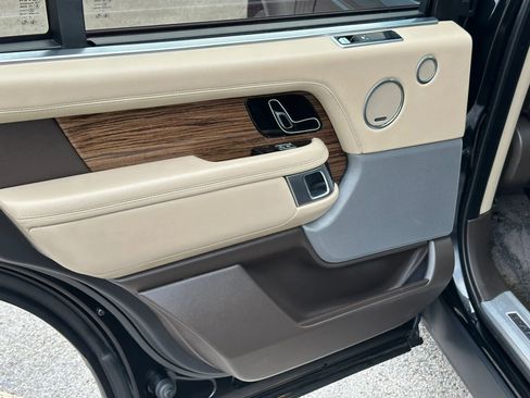 Used 2018 Land Rover Range Rover Long Wheelbase Supercharged image 16