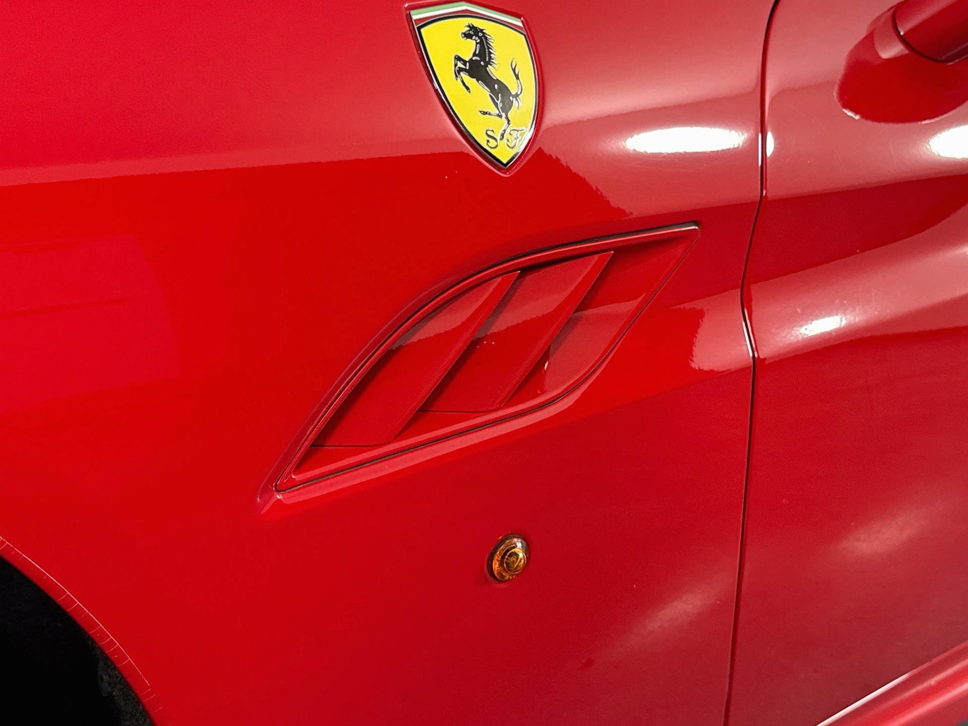Used 2010 Ferrari California RWD image 44