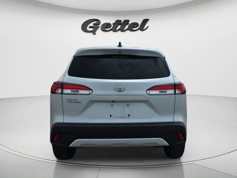 Used 2025 Toyota Corolla Cross L image 12