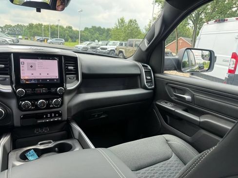 New 2026 RAM 1500 Express AWD/4WD image 41