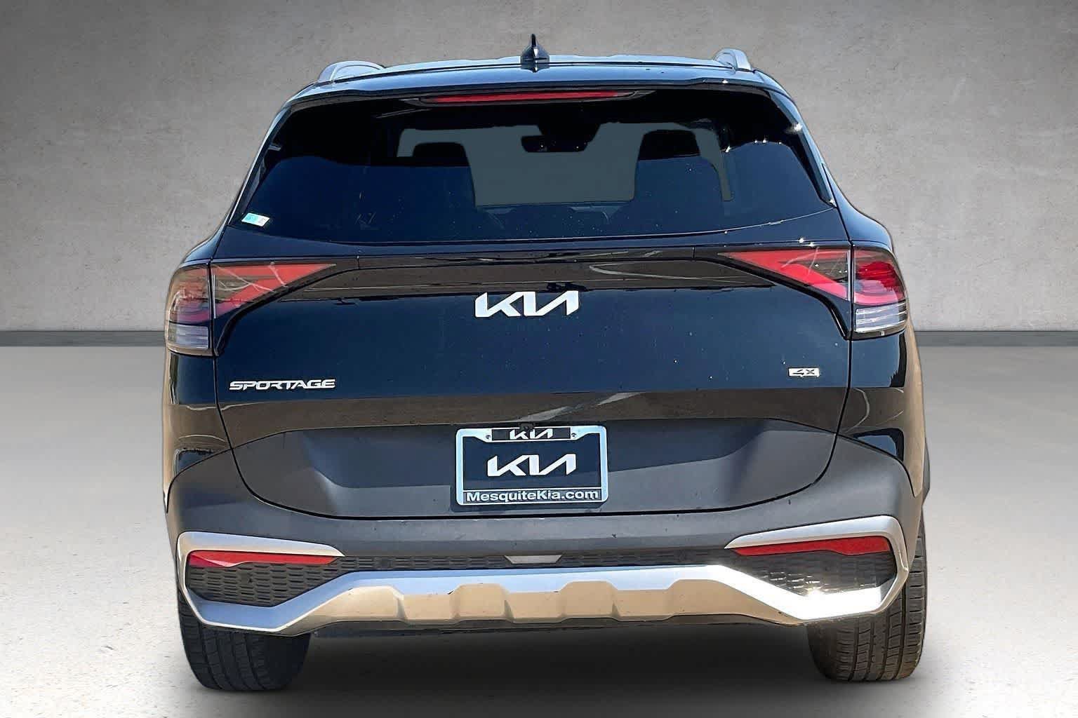 Used 2023 Kia Sportage EX AWD/4WD image 5