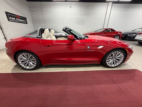 Used 2010 BMW Z4 sDrive35i image 13