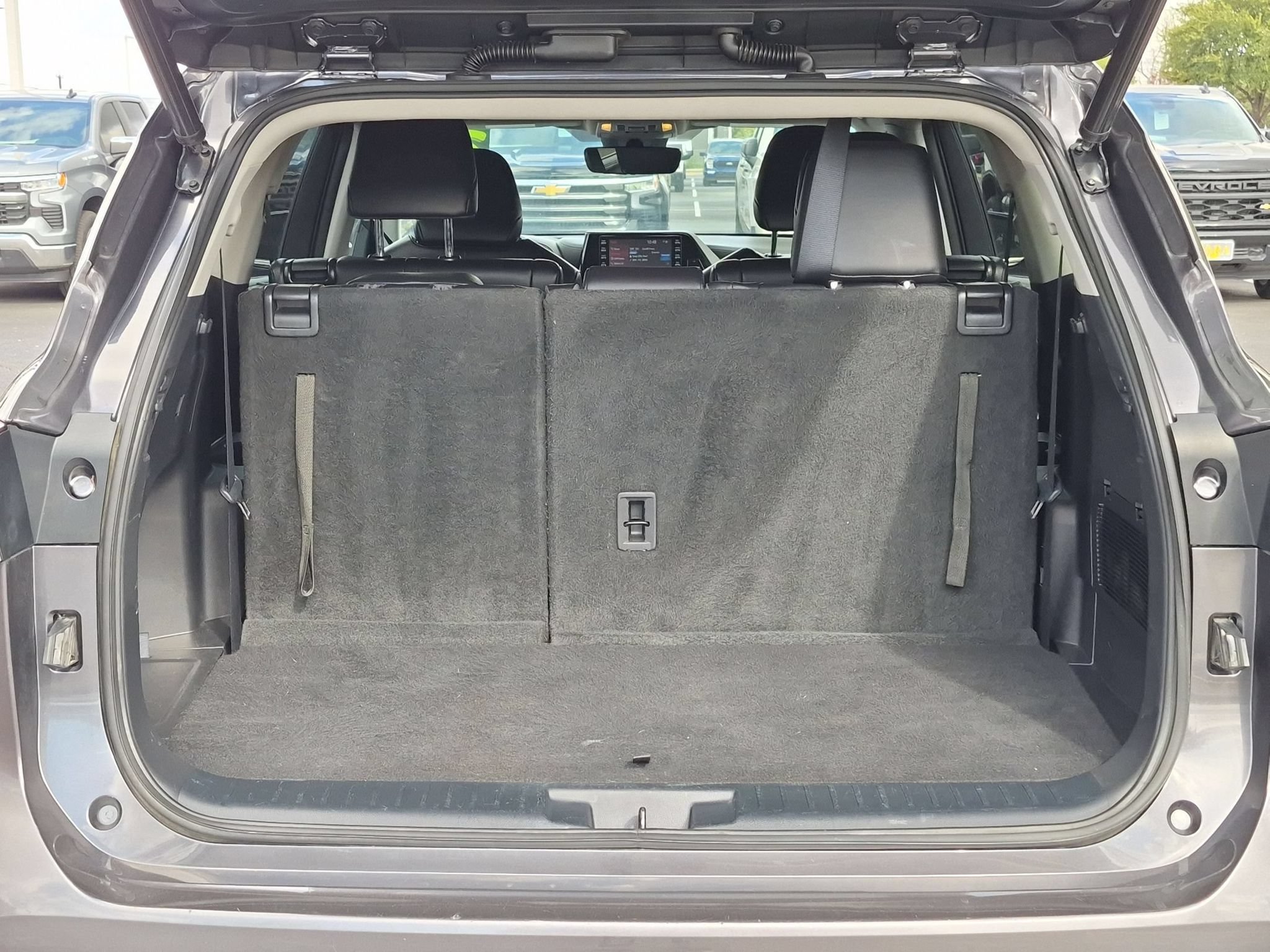Used 2022 Toyota Highlander XLE FWD image 27