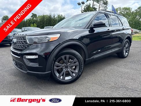 Certified 2023 Ford Explorer XLT w/ Equipment Group 202A AWD/4WD image 1