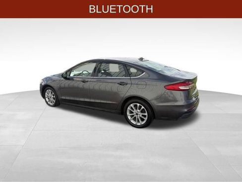 Used 2019 Ford Fusion SE FWD image 4