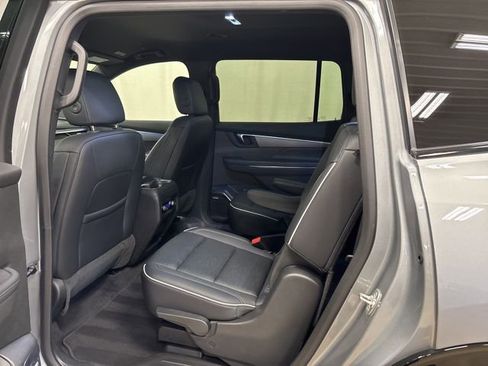 Used 2025 Buick Enclave Sport Touring FWD image 17