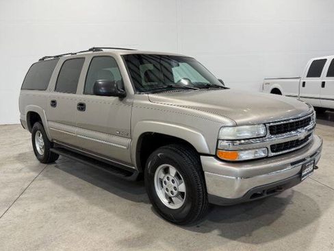 Used 2000 Chevrolet Suburban LS w/ LS Preferred Equipment Group AWD/4WD image 5