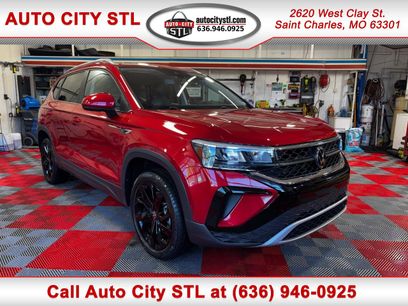 Used 2023 Volkswagen Taos SE w/ Black Wheel Package