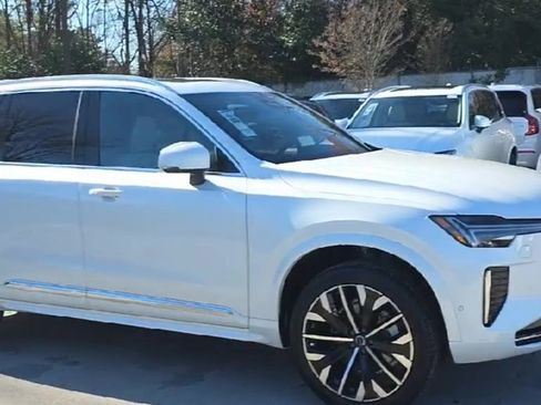 New 2026 Volvo XC90 B6 Plus w/ Protection Package Premier image 6