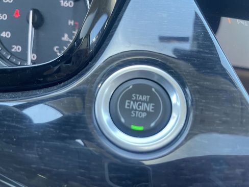 Used 2023 Cadillac XT6 Premium Luxury w/ Technology Package AWD/4WD image 16