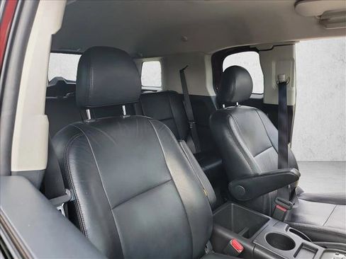 Used 2011 Toyota FJ Cruiser 4WD image 15