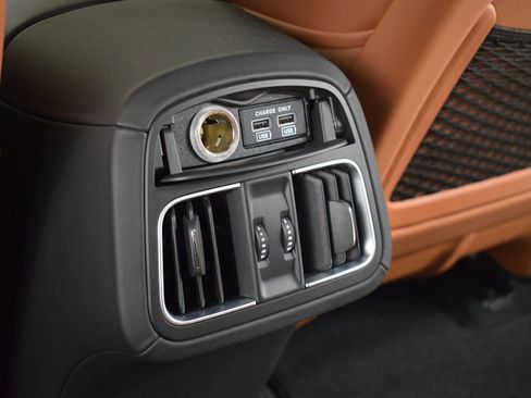Certified 2023 Maserati Levante GT AWD/4WD image 21