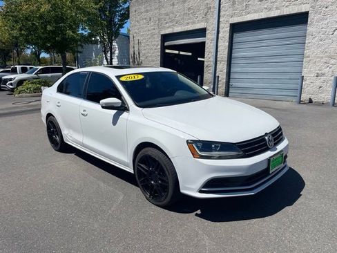 Used 2017 Volkswagen Jetta SE FWD image 4