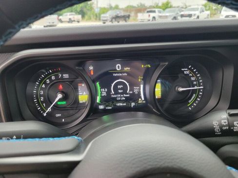 Used 2025 Jeep Wrangler Unlimited Rubicon 4xe w/ Safety Group AWD/4WD image 16