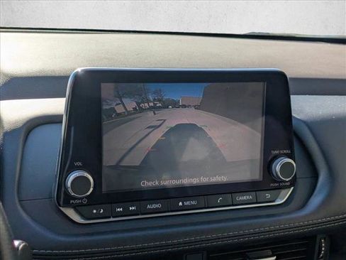 Used 2021 Nissan Rogue S AWD/4WD image 14